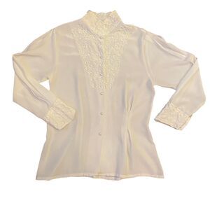 Vintage coquette embroidered blouse